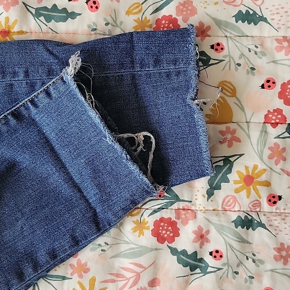 Universal Thread Jeans - Picture 3 of 4
